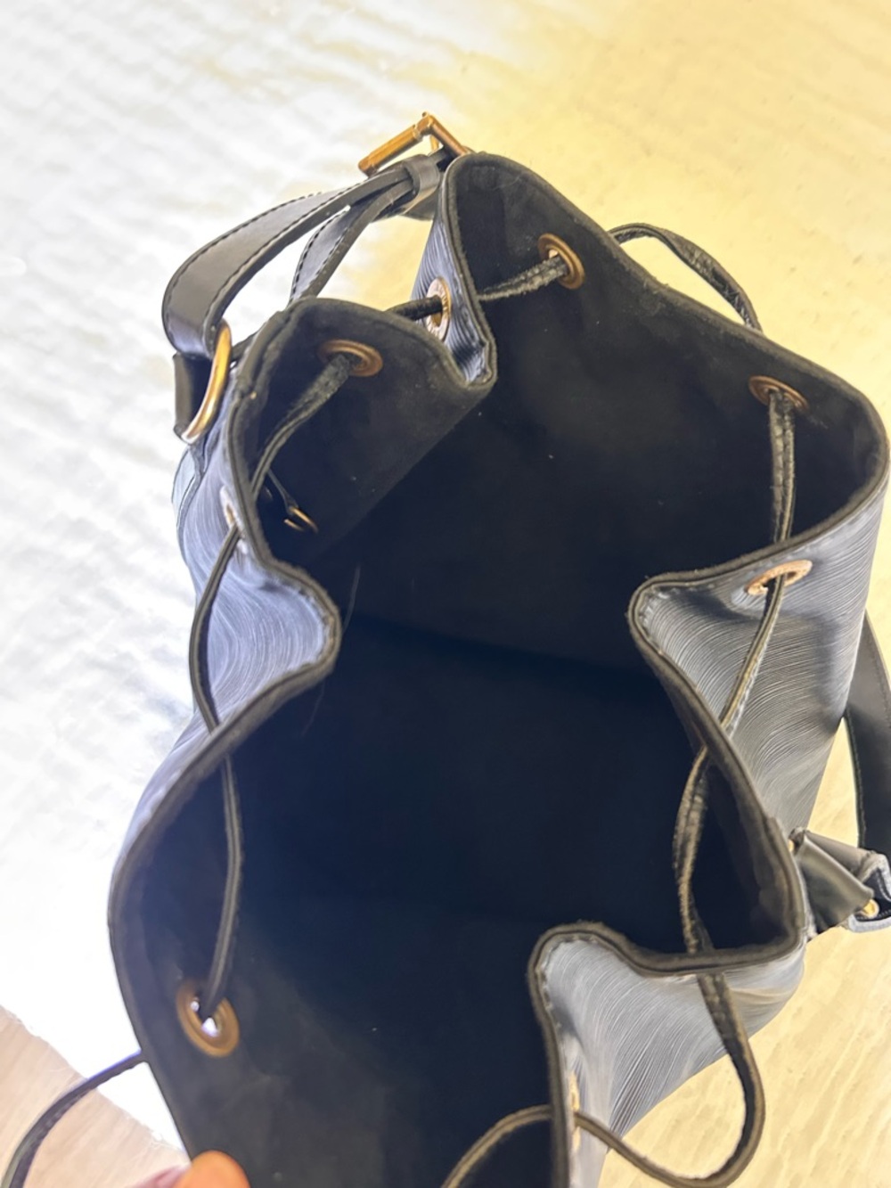 Louis Vuitton Black Epi Leather Drawstring Shoulder Bag - Picture 5 of 16